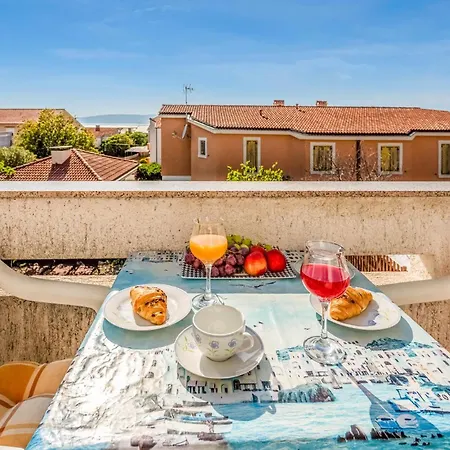 Ferienhaus Cozy In With Wifi Punat