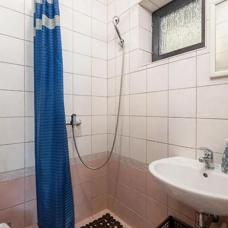 3 Bedroom Cozy In