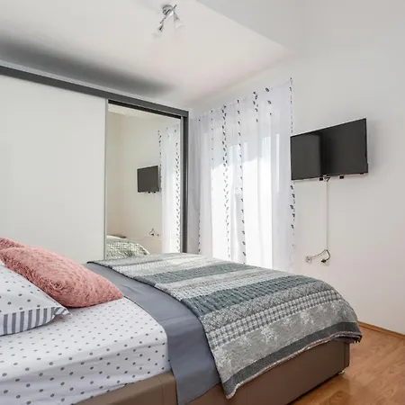 3 Bedroom Cozy In